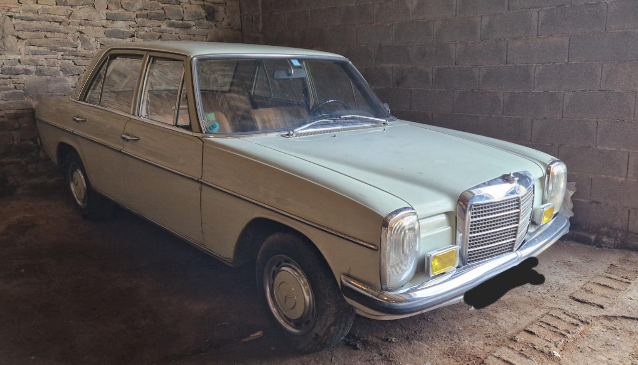 MERCEDES 200 W115 - 1968 LesAnciennes.com