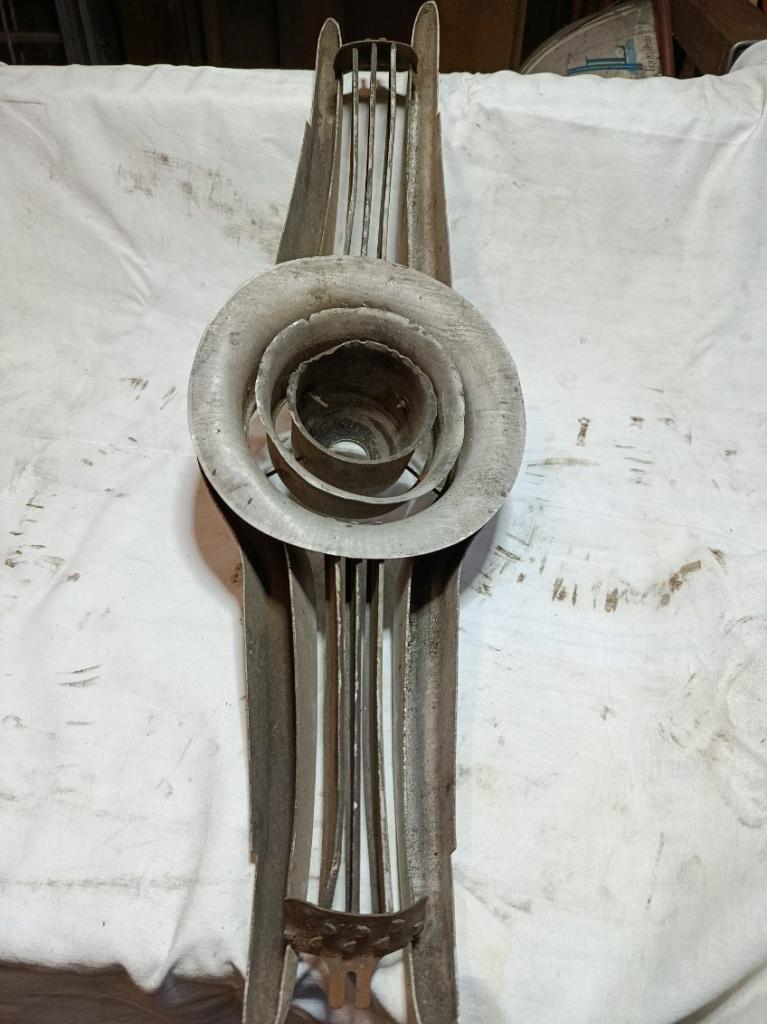 Calandre Dyna X Panhard LesAnciennes.com