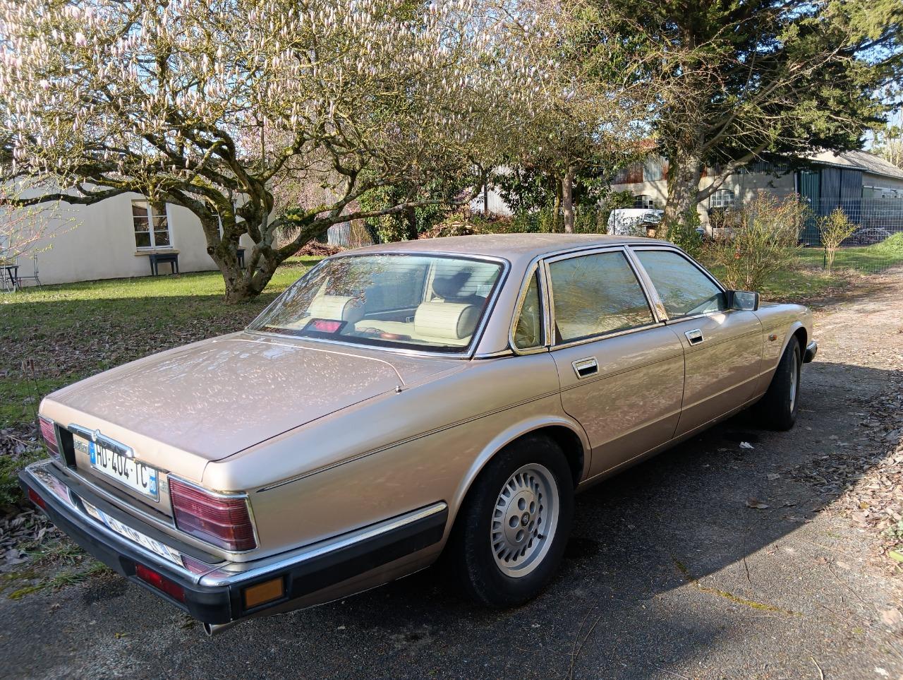 JAGUAR Sovereign - 1995 LesAnciennes.com