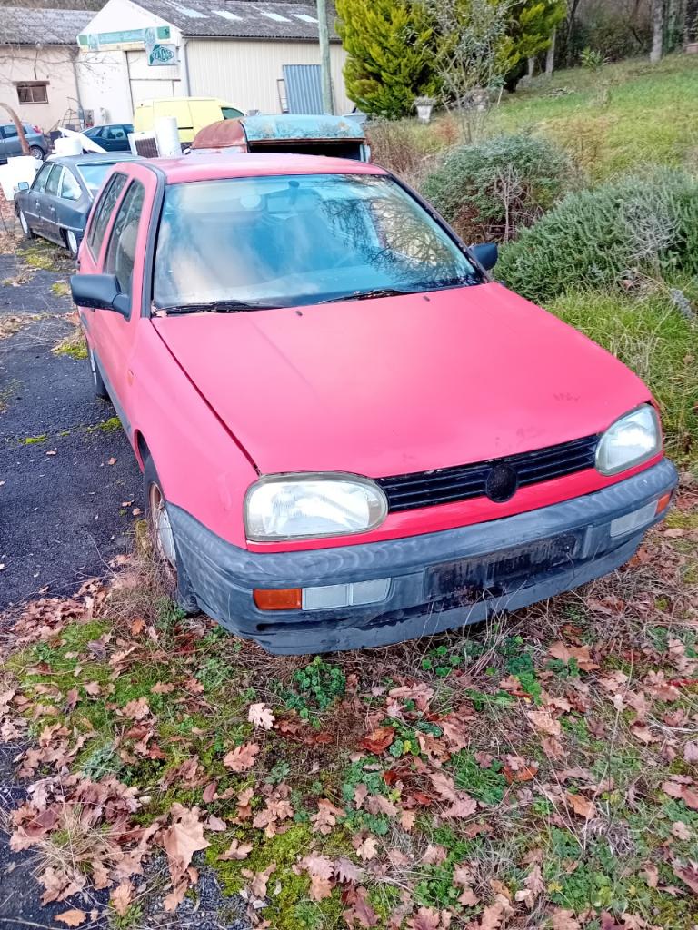 VOLKSWAGEN Golf - 1947 LesAnciennes.com