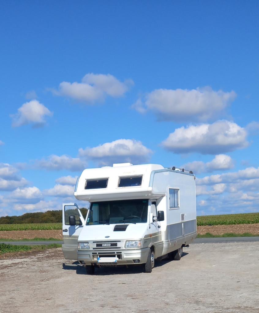 IVECO Daily 35-12 camping-car - 1997 LesAnciennes.com