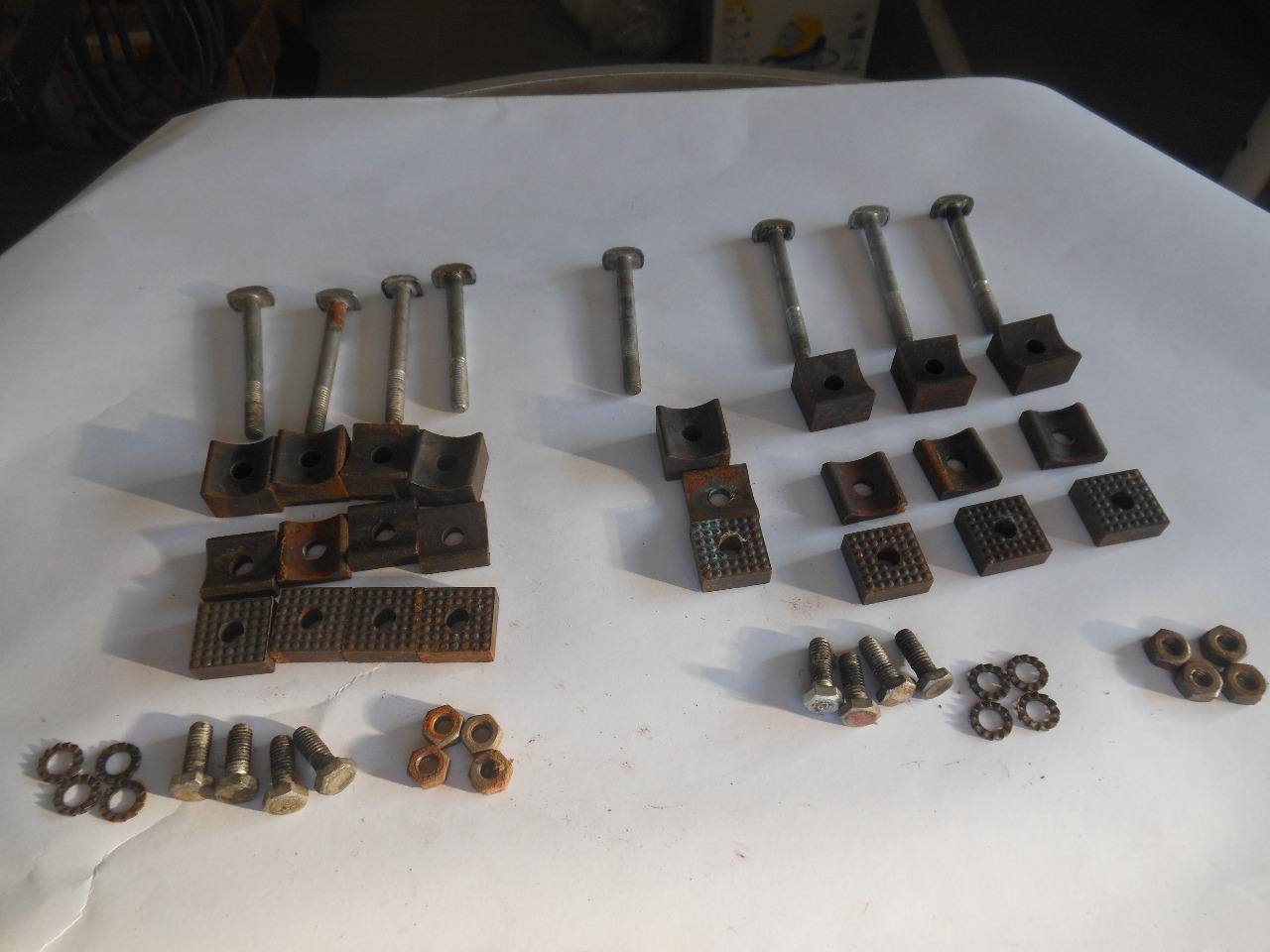 Lot de pièces PEUGEOT 404 LesAnciennes.com