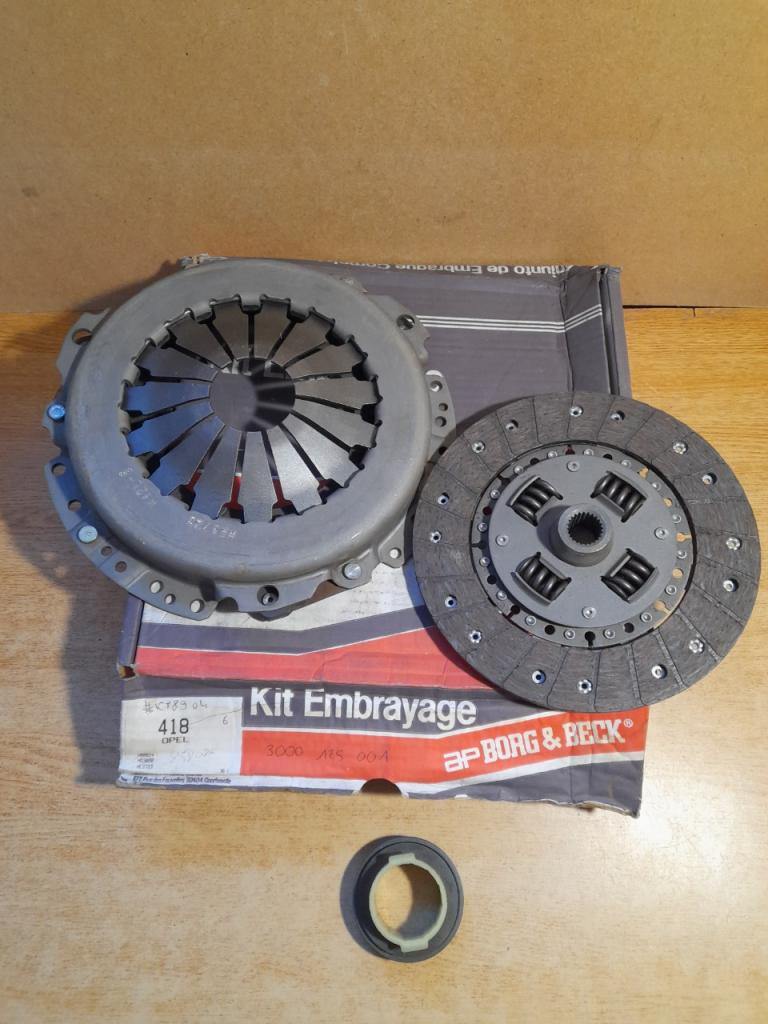 Kit embrayage opel kadett ascona 1.6L LesAnciennes.com