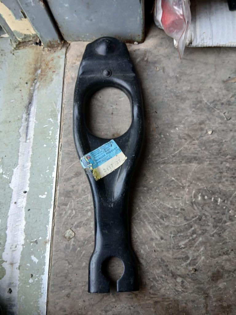 Fourchette PEUGEOT 304 LesAnciennes.com