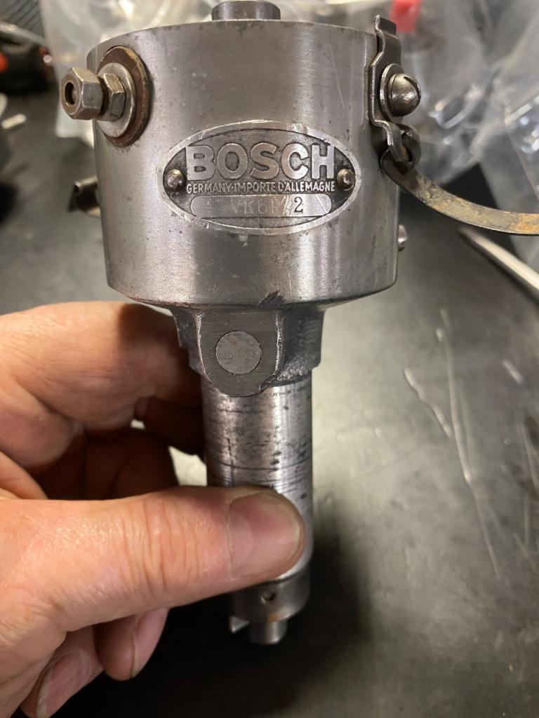 Allumeur ALLUMEUR BOSCH Double vis platinées LesAnciennes.com