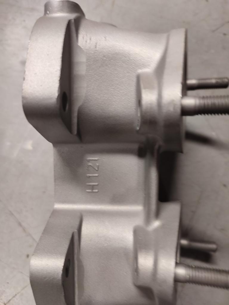 Pipe admission BMW 2002 2002ti LesAnciennes.com