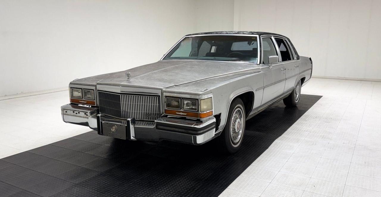 1989 Cadillac Fleetwood Brougham 4 Door Sedan LesAnciennes.com