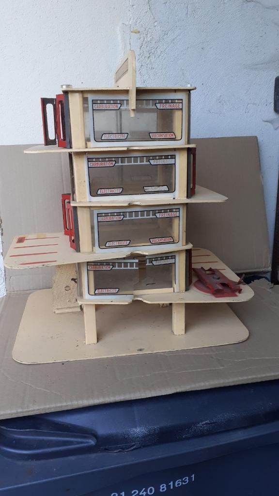 Ancien garage jouet Fauvel années 50/60 LesAnciennes.com