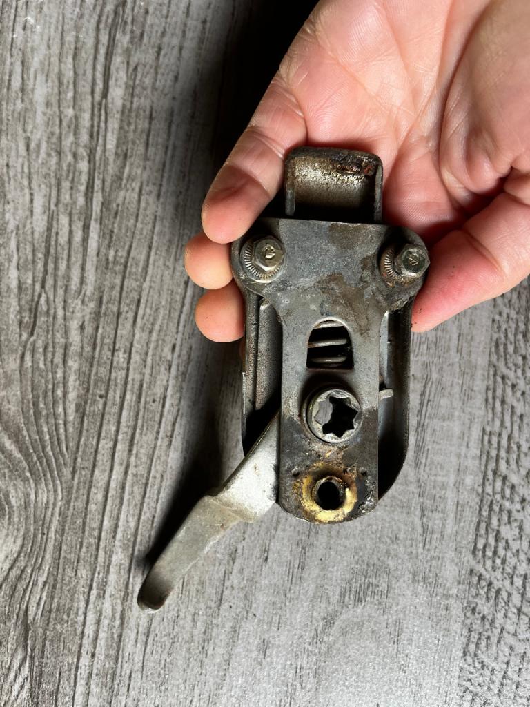 Lot de pièces pour 2 CV LesAnciennes.com