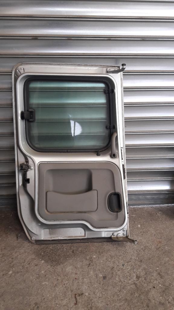 Porte RENAULT kangou LesAnciennes.com