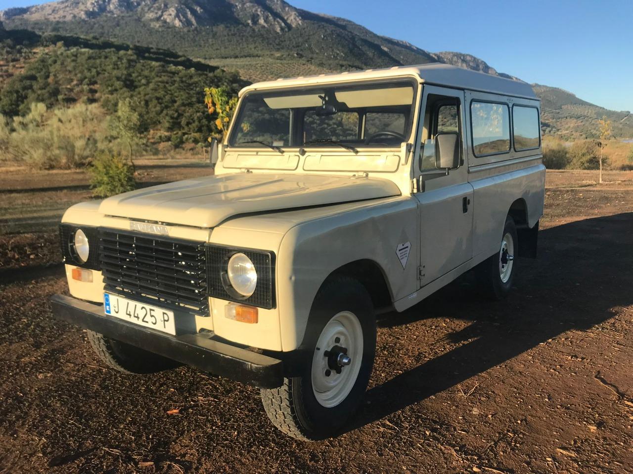 LAND ROVER Santana 2500 Santana - 1991 LesAnciennes.com