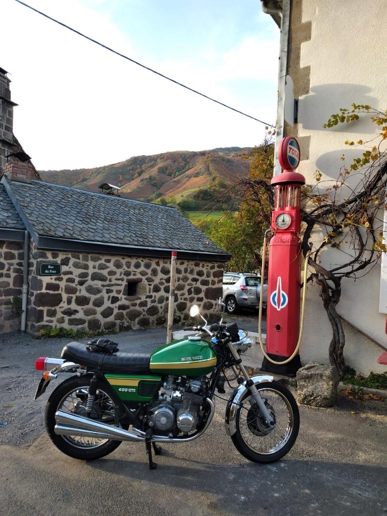 MOTO GUZZI 400 GTS - 1976 LesAnciennes.com