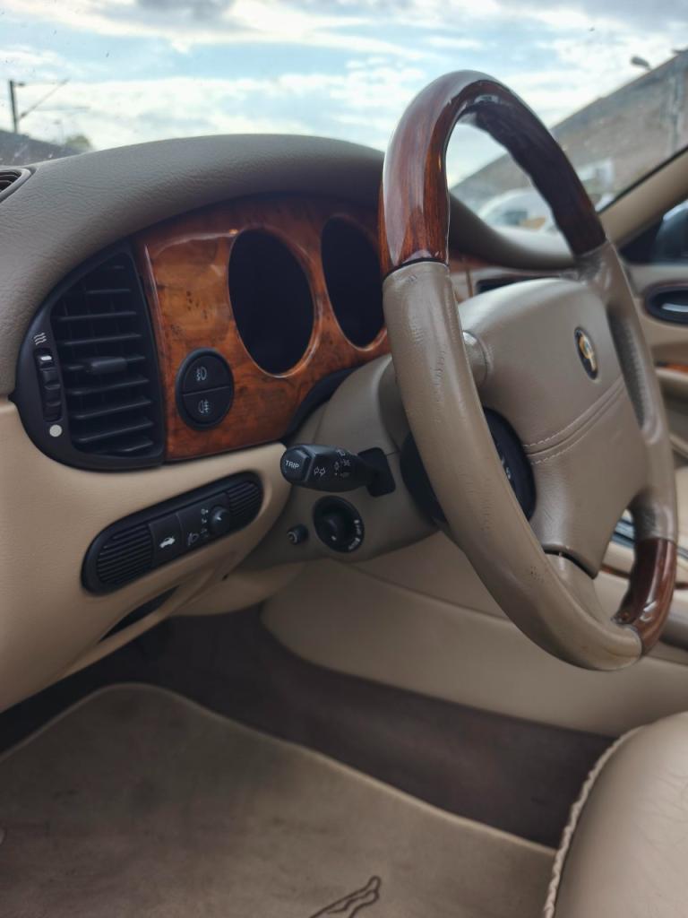 JAGUAR XJ300 Daimler - 2002 LesAnciennes.com