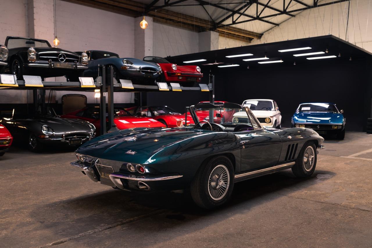 CHEVROLET Corvette C2 Cabriolet - 1966 LesAnciennes.com