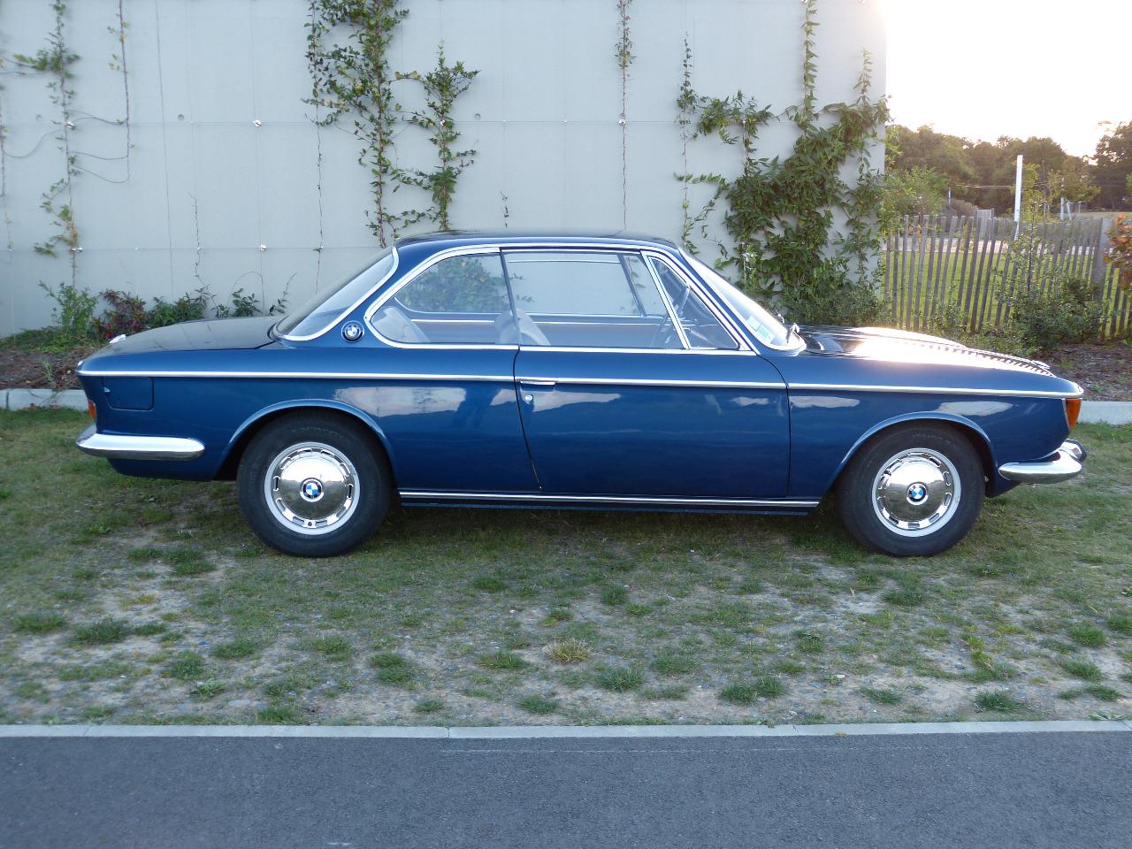 Lot de pièces BMW 2000 coupé et berline LesAnciennes.com
