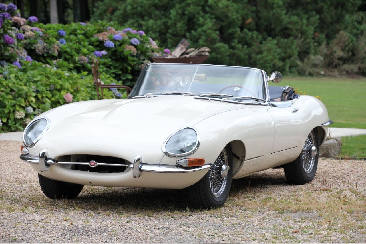 JAGUAR Type E Cabriolet 4.2 - 1965 LesAnciennes.com