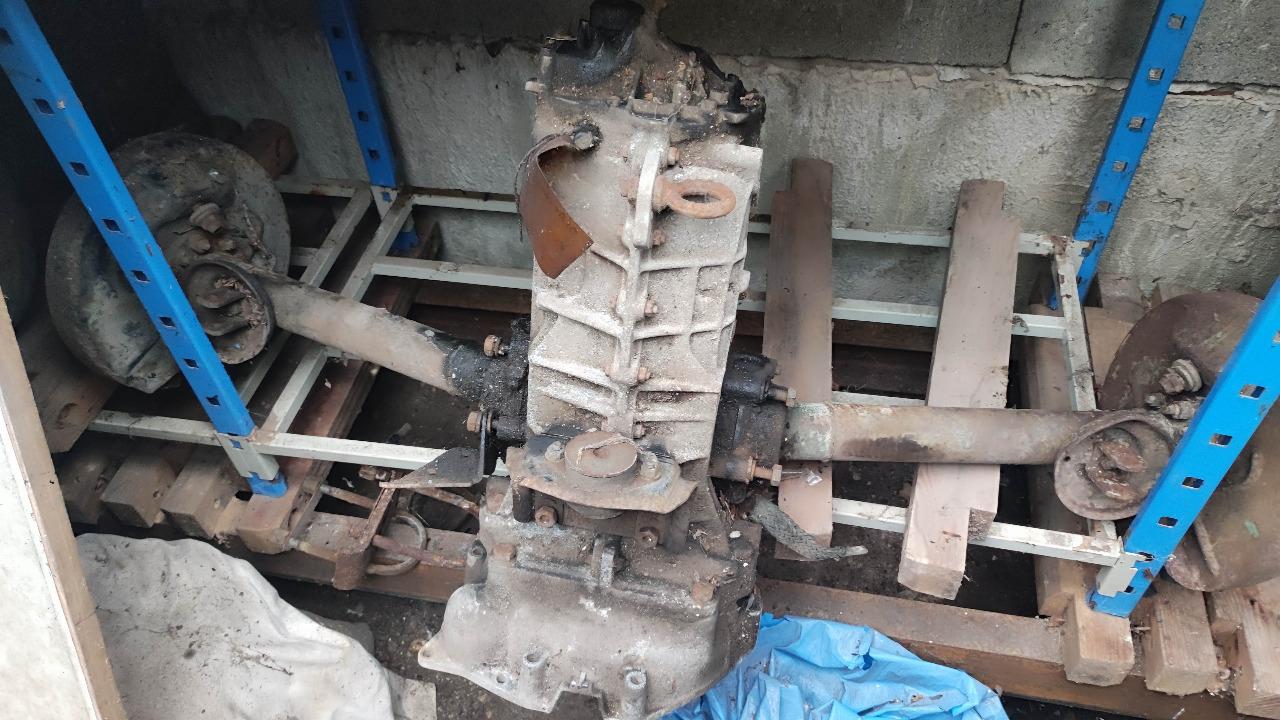 Ensemble transmission boîte de vitesses 330-00 R8 LesAnciennes.com