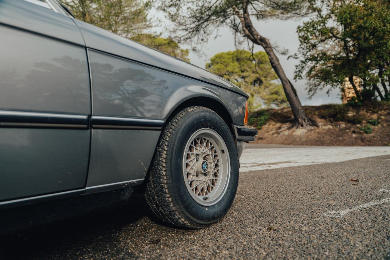 BMW 323 I E21 - 1982 LesAnciennes.com
