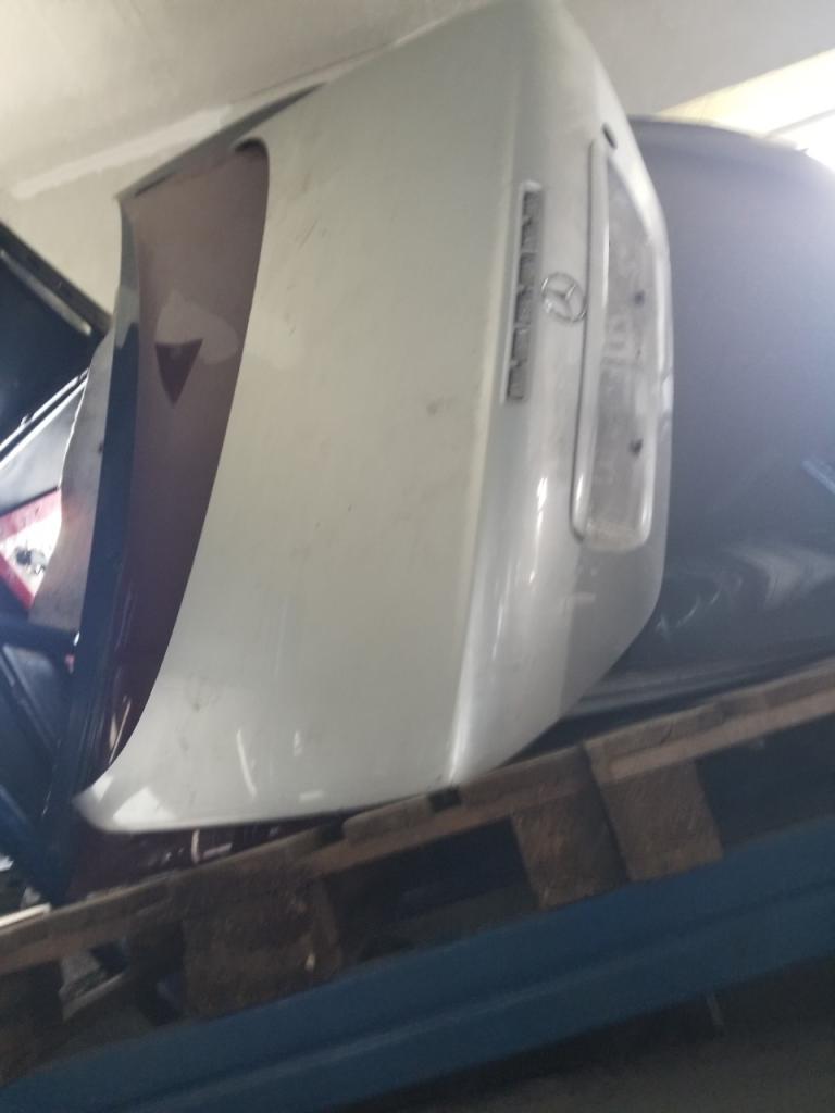 Lot de pièces MERCEDES diffèrent modelle LesAnciennes.com