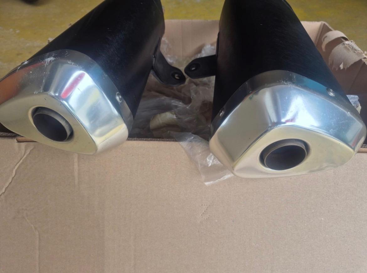 Silencieux SUZUKI GSXR 1100 LesAnciennes.com