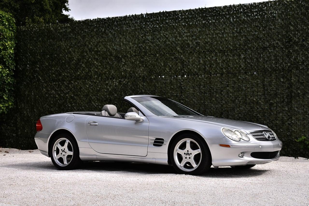 2003 Mercedes-Benz SL 500 R230 LesAnciennes.com