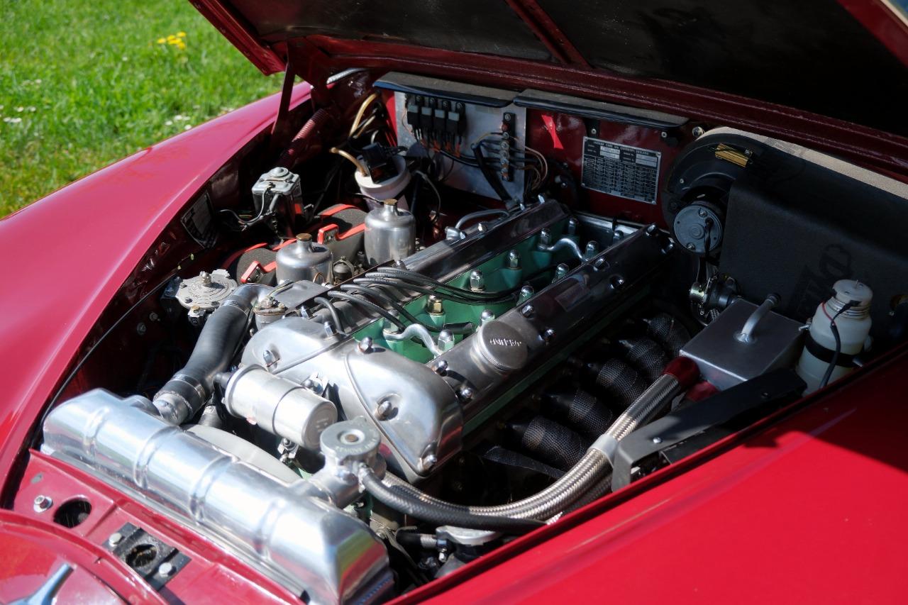 JAGUAR MK2 3.4L - 1961 LesAnciennes.com