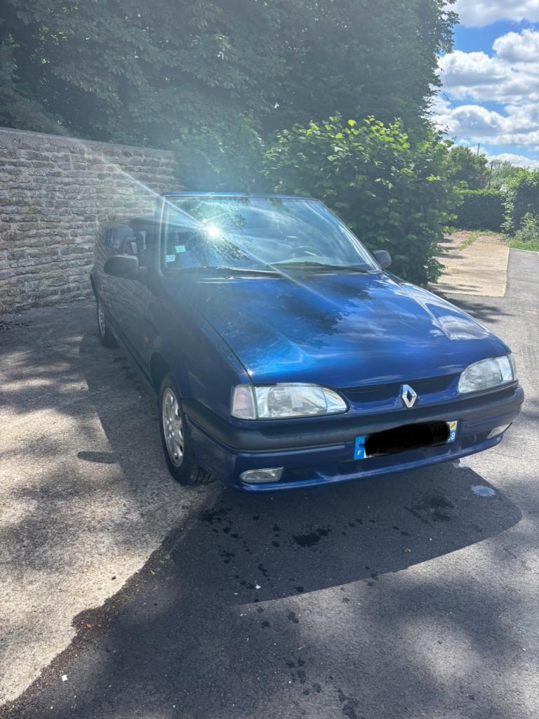 RENAULT 19 (R19) Cabriolet 1,8 I - 1995 LesAnciennes.com