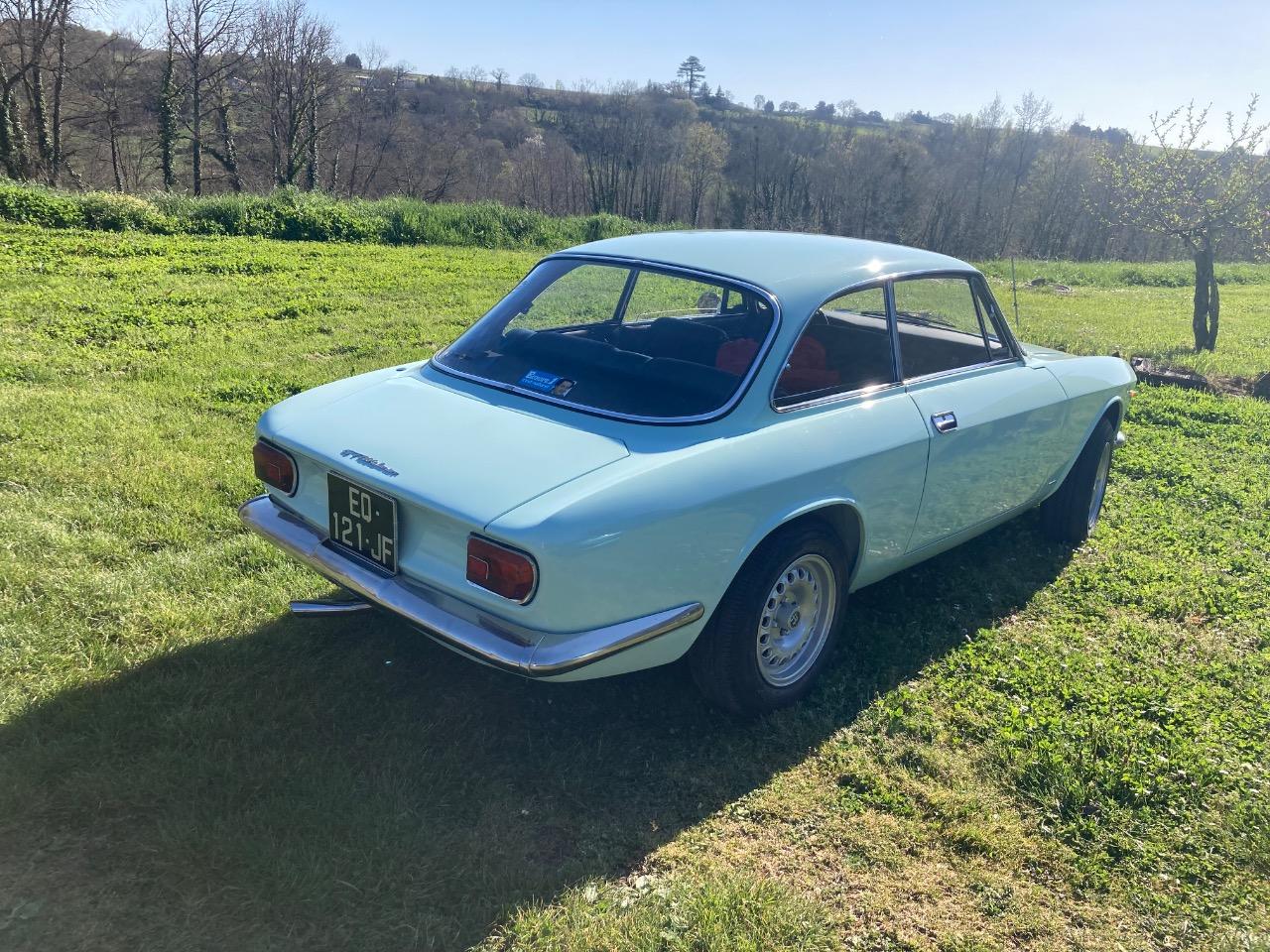 ALFA ROMEO 1300 GT junior - 1968 LesAnciennes.com