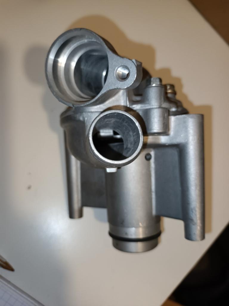 Pompe à eau HONDA CBR 1000 F LesAnciennes.com