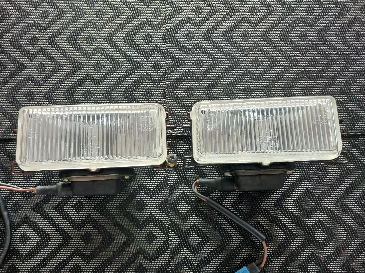 Antibrouillard PEUGEOT 309 GTI / 405 MI 16 LesAnciennes.com