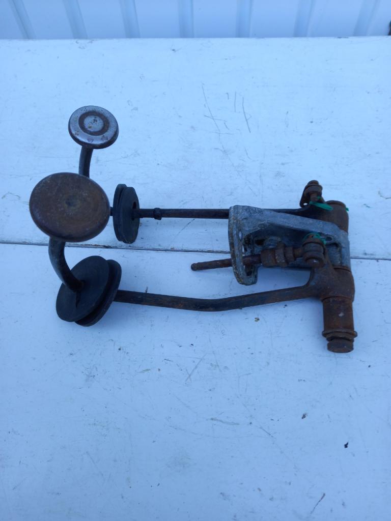 PEDALIER pour RENAULT 4CV FERLEC et autres LesAnciennes.com