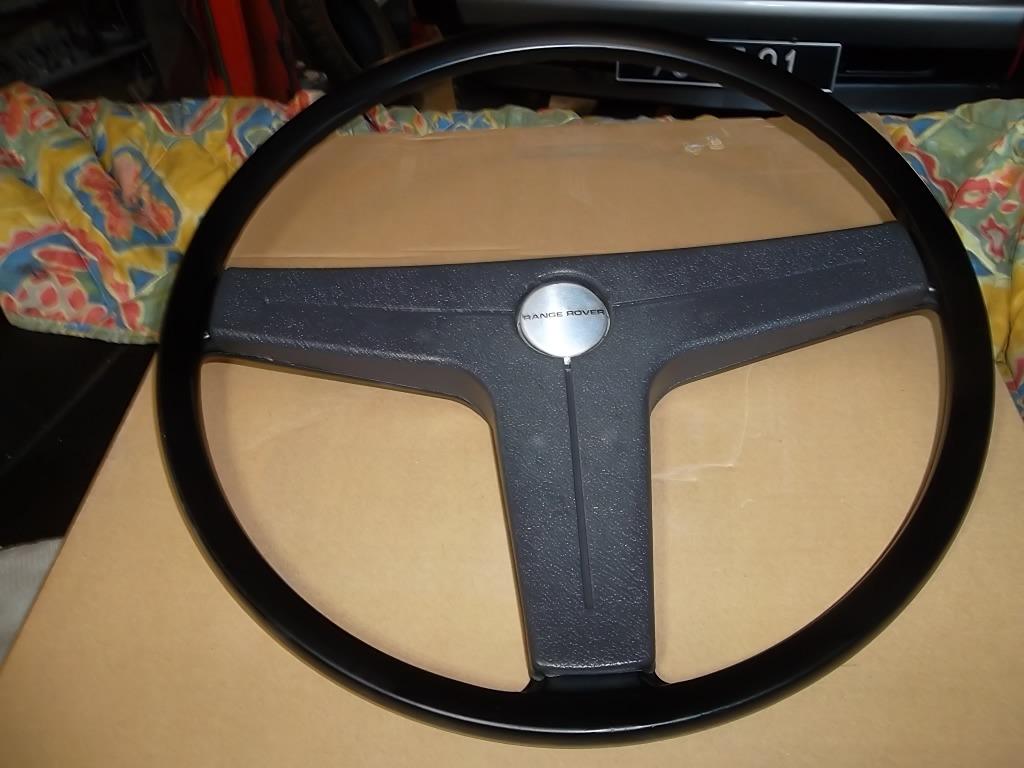 Volant 3 branches Range Rover RR1 "suffix" LesAnciennes.com