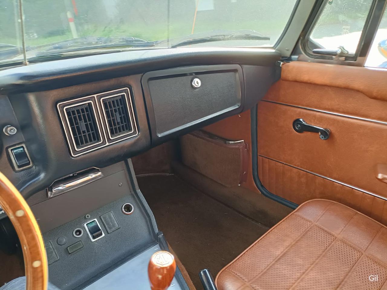 MG MGB Roadster - 1974 LesAnciennes.com