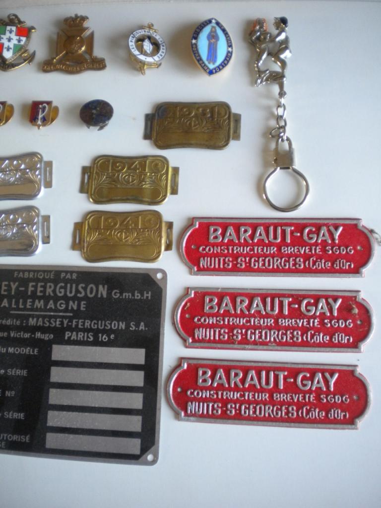 LOT plaques , insignes , médailles , broches LesAnciennes.com
