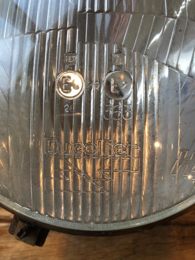 1 phare ducellier PEUGEOT 404 LesAnciennes.com