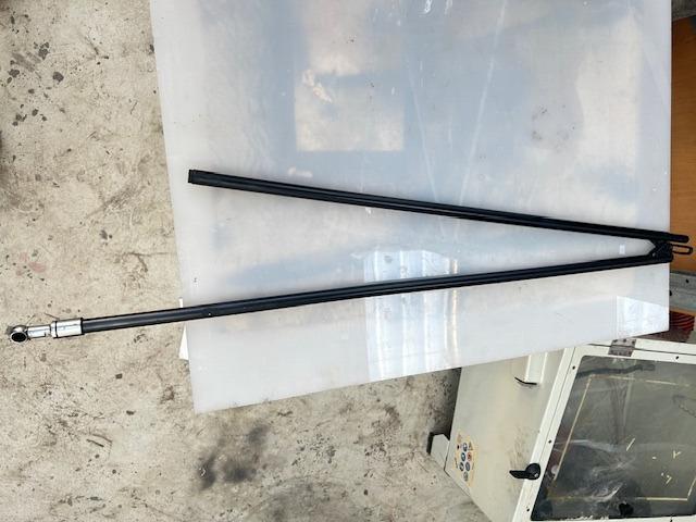 Tige de support de capot pour Ferrari F40 LesAnciennes.com