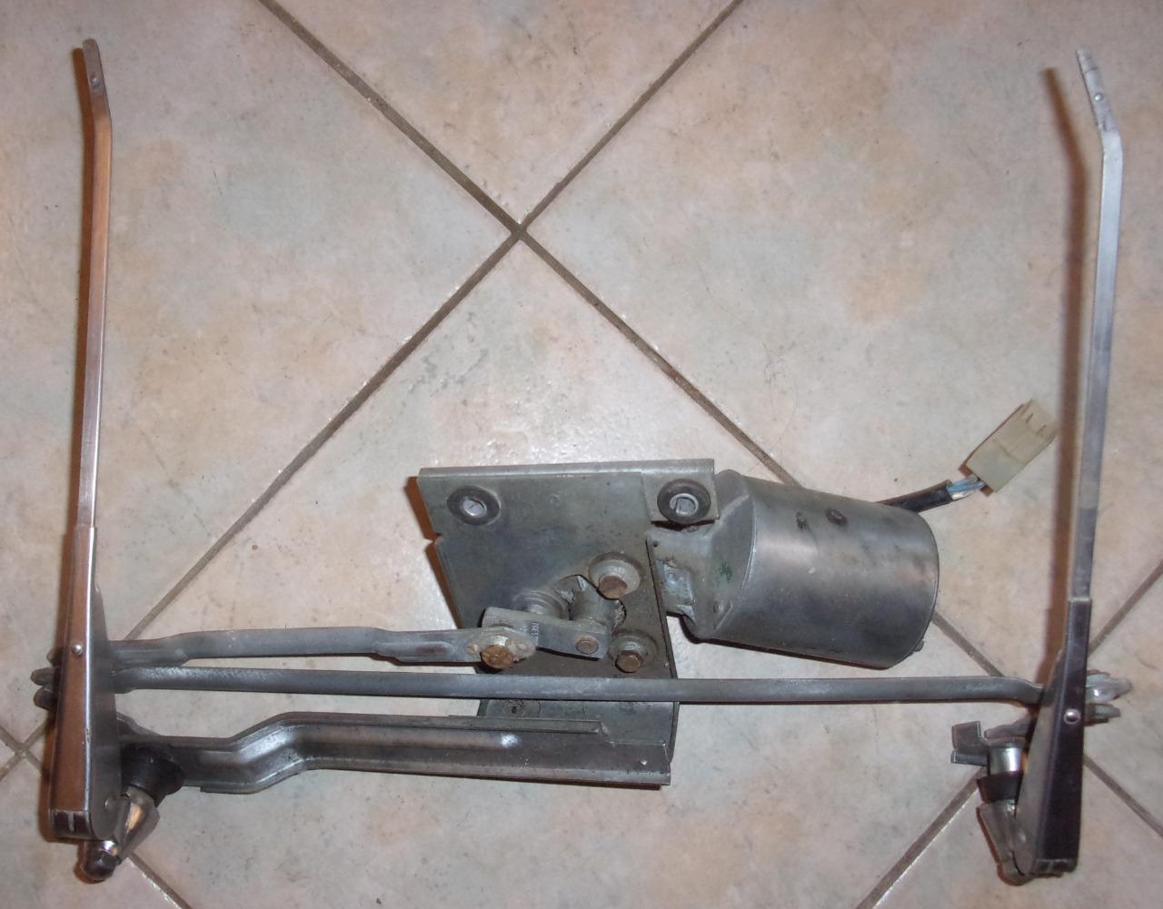 Moteur essuie glace FIAT 850 LesAnciennes.com