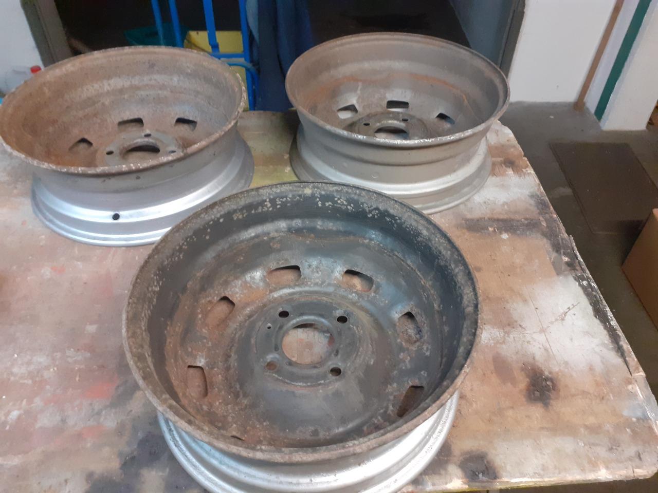 Jantes PEUGEOT 305 serie 2 LesAnciennes.com