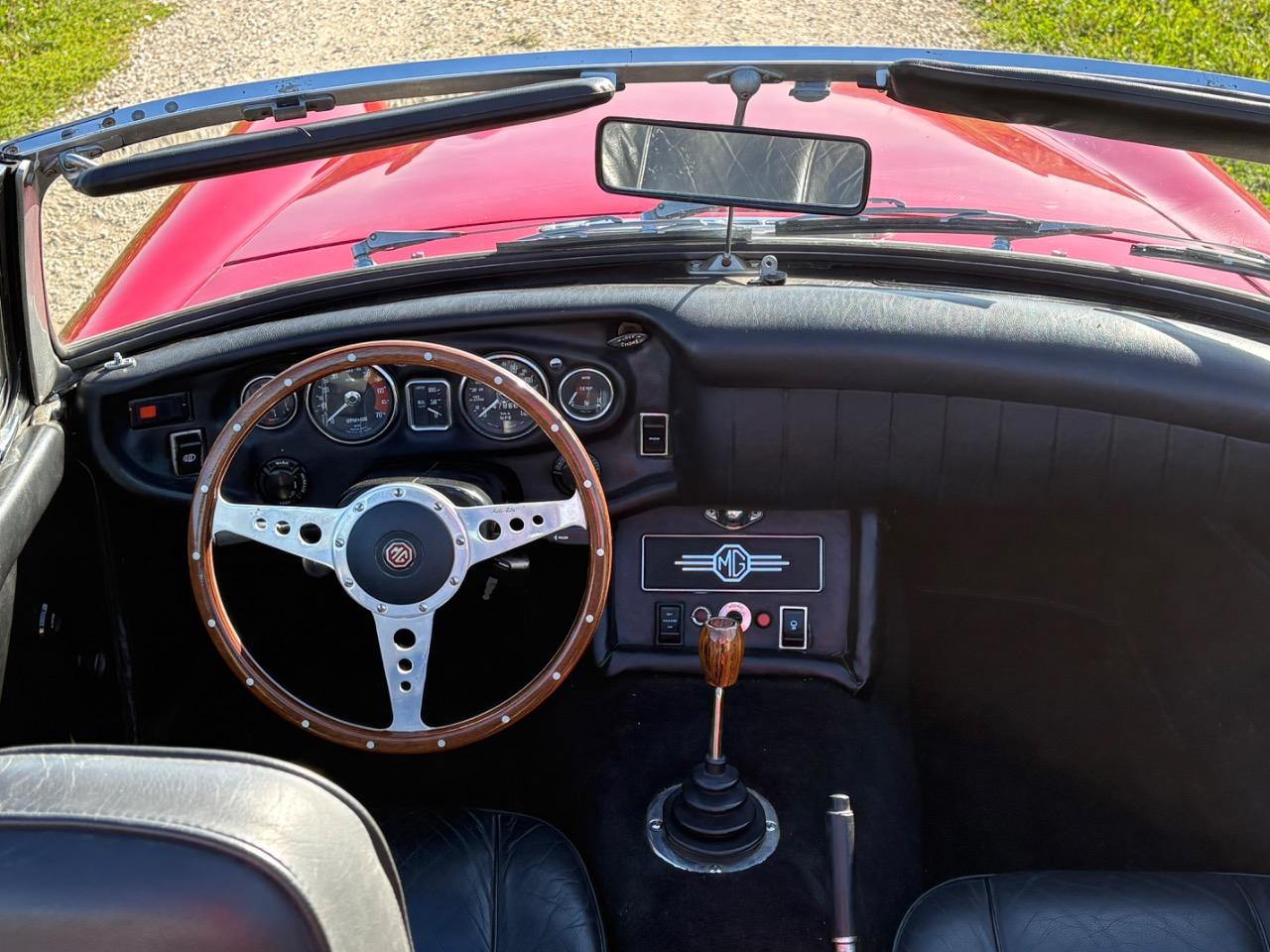 MG MGC Roadster - 1969 LesAnciennes.com