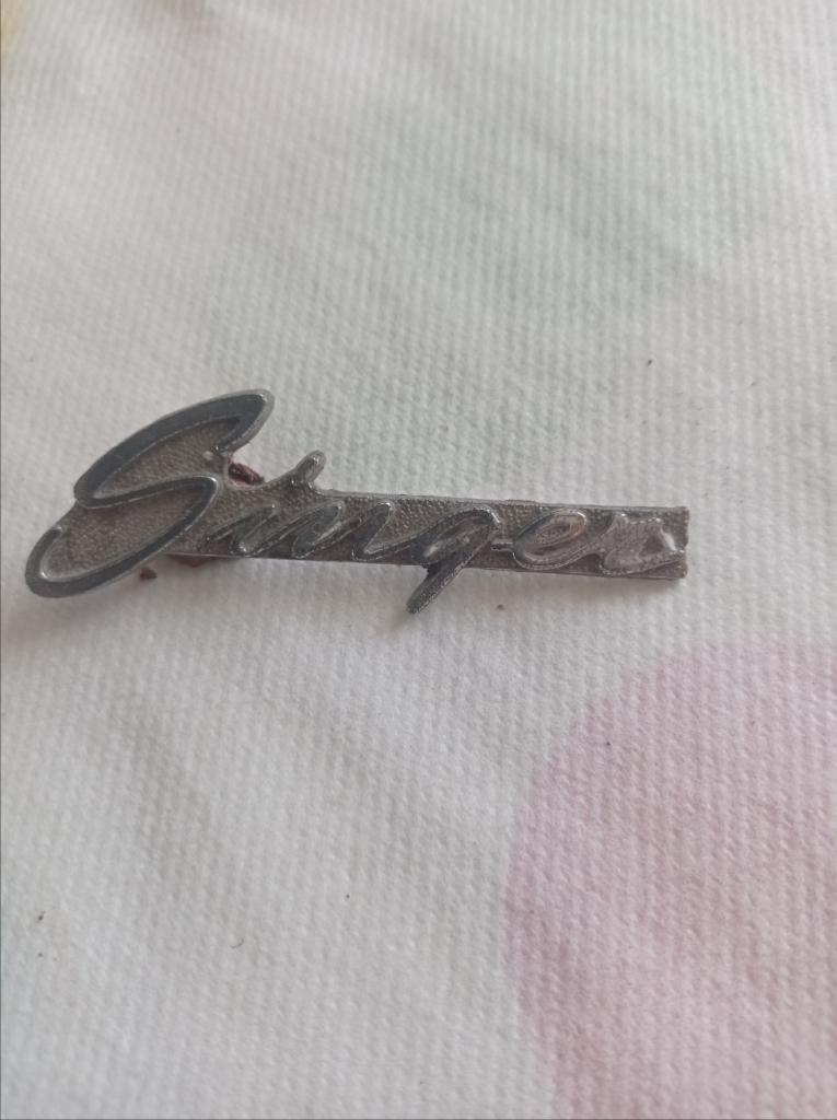 Emblème SINGER Singer LesAnciennes.com