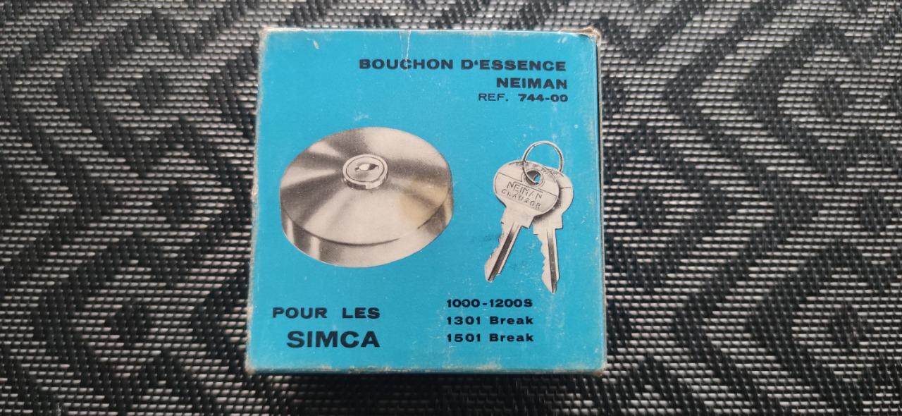 Bouchon d'essence à clé SIMCA 1000 LesAnciennes.com