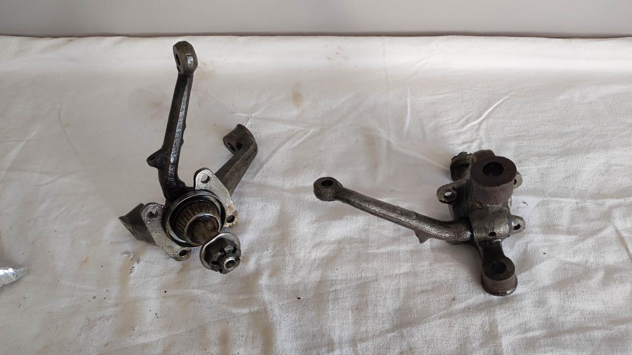 Fusées AV Alpine A110 R8 Gordini diamètre 22mm LesAnciennes.com