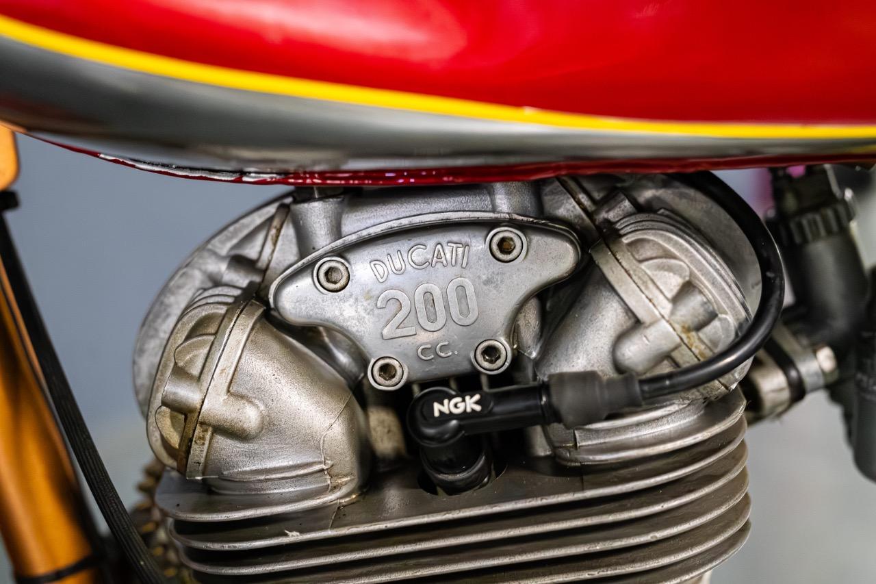 DUCATI 200 ELITE - 1962 LesAnciennes.com