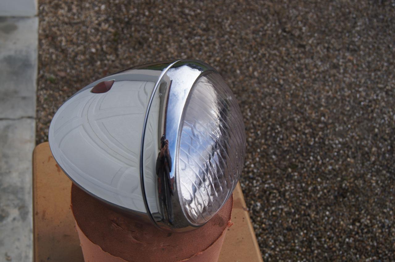 Phare CITROEN Traction LesAnciennes.com