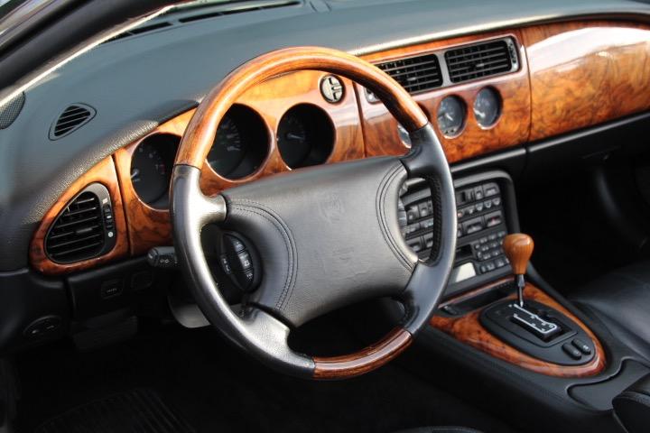 JAGUAR XK8 Cabriolet 4.0L - 2000 LesAnciennes.com