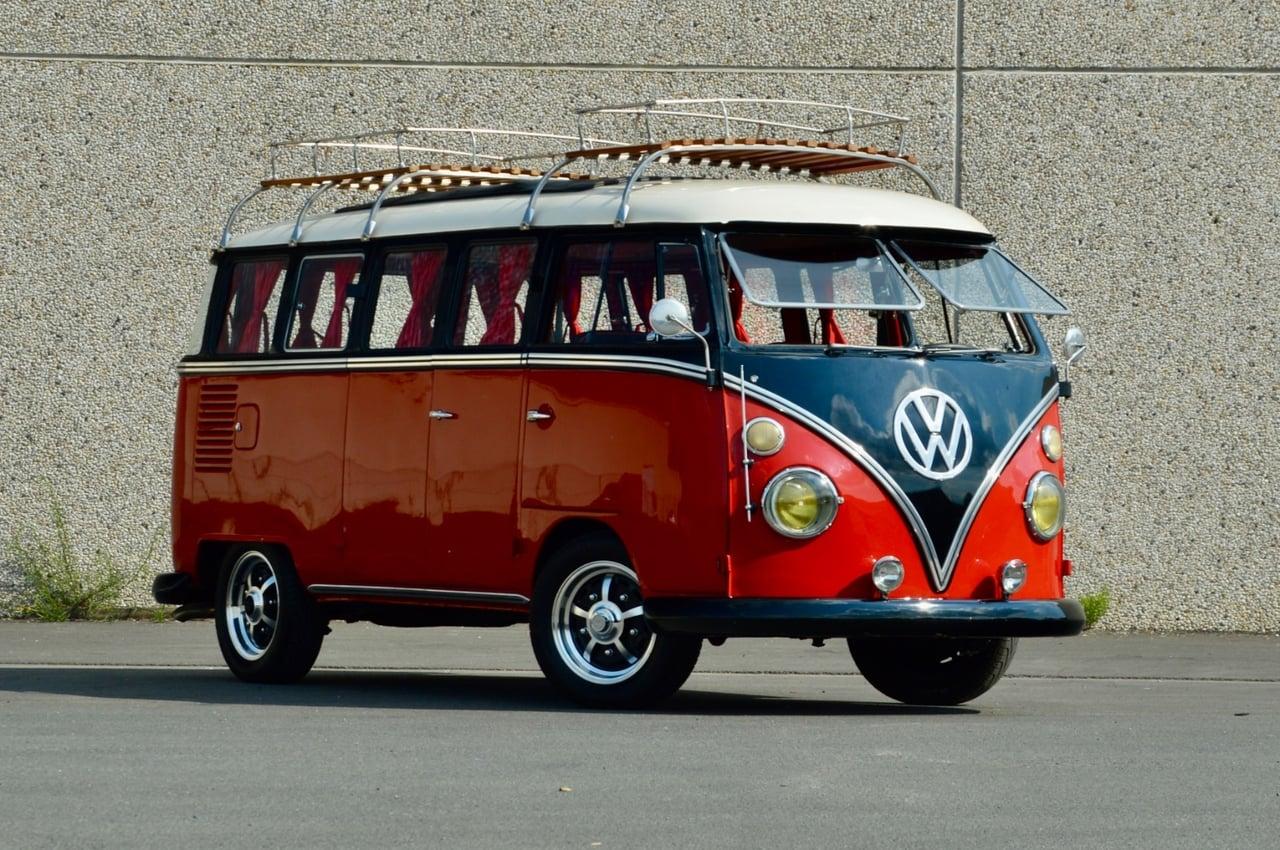 1974 Volkswagen T1 Microbus LesAnciennes.com