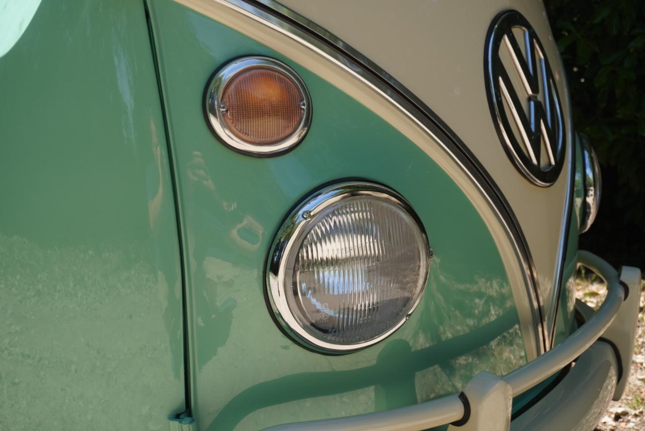 VOLKSWAGEN Combi 231 - 1975 LesAnciennes.com