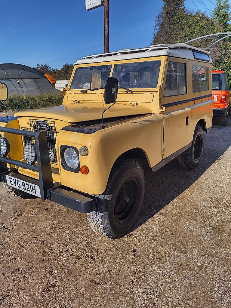 LAND ROVER 88 DEFENDER SERIE - 1970 LesAnciennes.com