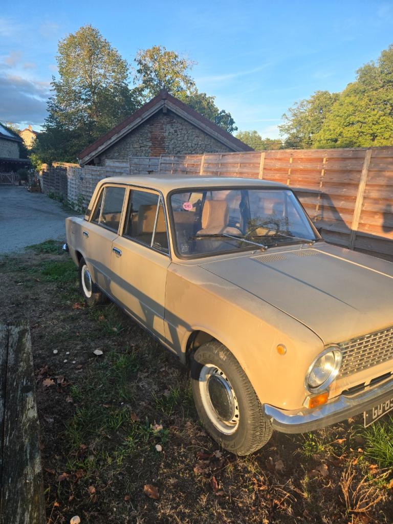LADA 1200S - 1987 LesAnciennes.com