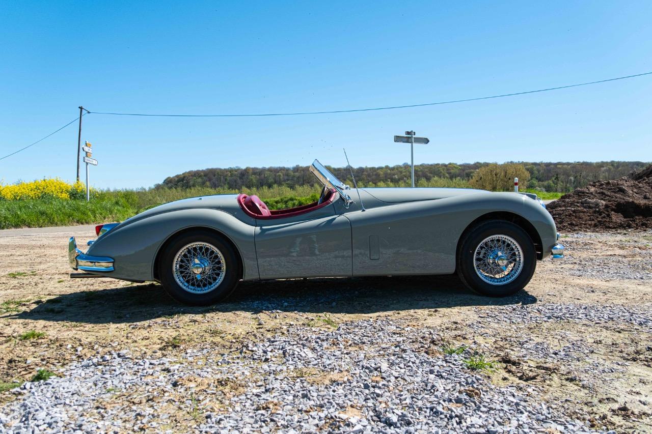 JAGUAR XK140 OTS - 1955 LesAnciennes.com